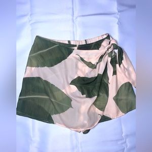 EUC- Wrapped Shorts - Show me your mumu